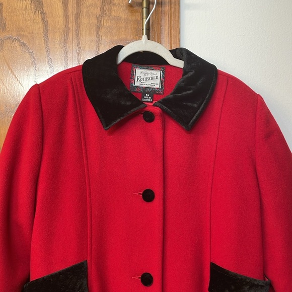 ROTHSCHILD NWT Girls Size 14 Red Wool Coat Black Velvet Details collar - Picture 3 of 12